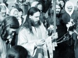 Иеродиакон Василий (слева)