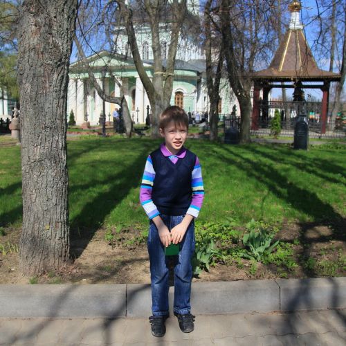 Фонарик, куклы и красный бант: о юродстве великого оптинского старца